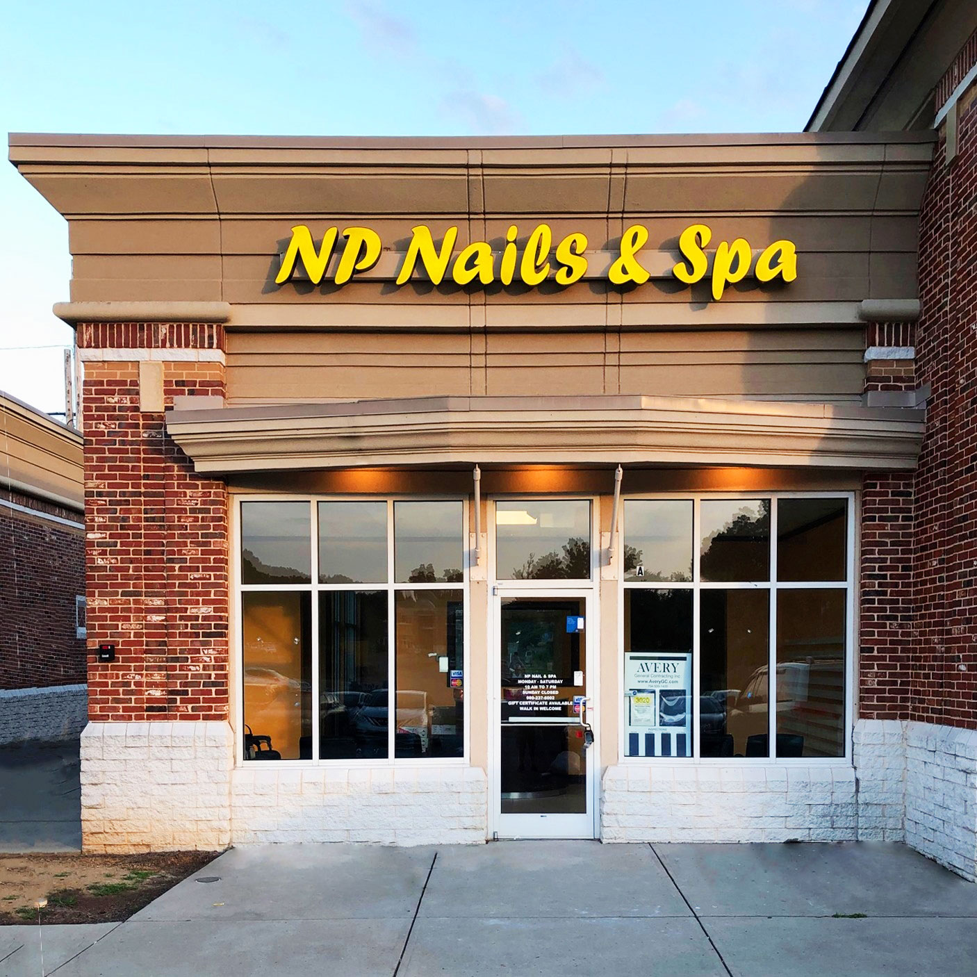 NP Nails & Spa